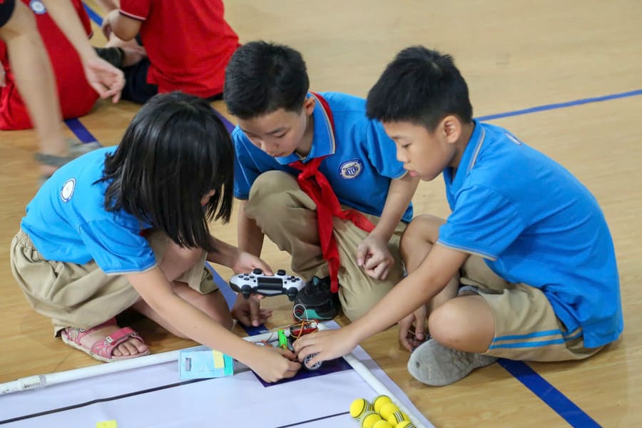 Robocon Ba Đình 2025 – Khi học sinh làm chủ công nghệ cùng robot Rover của OhStem